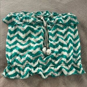 Green and White Chevron Patterned Top